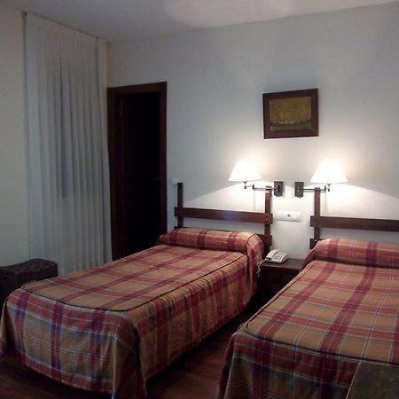 Hotel Termas De Lierganes Bagian luar foto