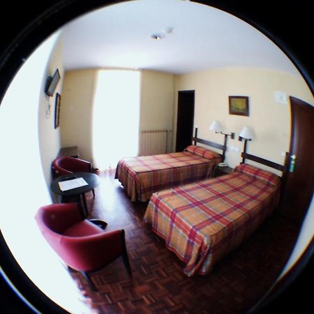 Hotel Termas De Lierganes Bagian luar foto