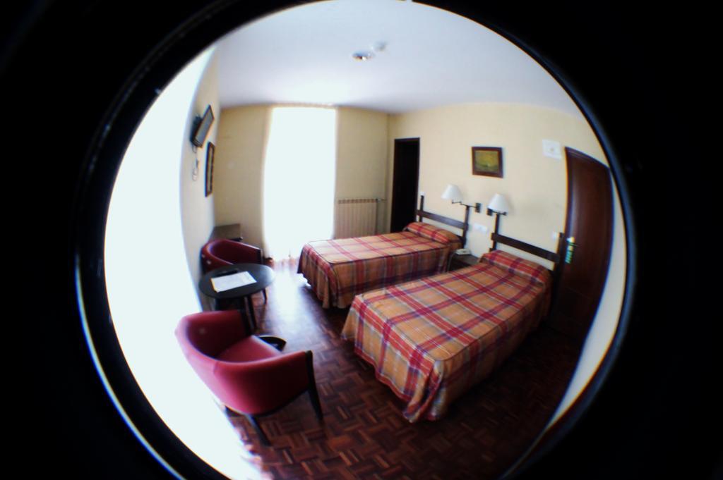 Hotel Termas De Lierganes Bagian luar foto