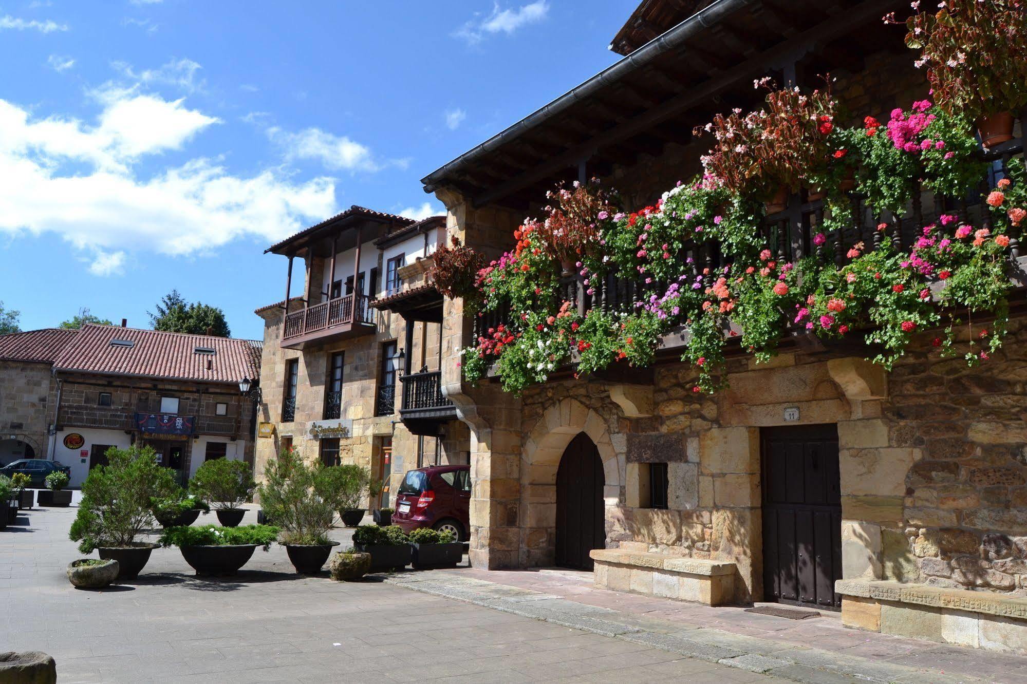 Hotel Termas De Lierganes Bagian luar foto